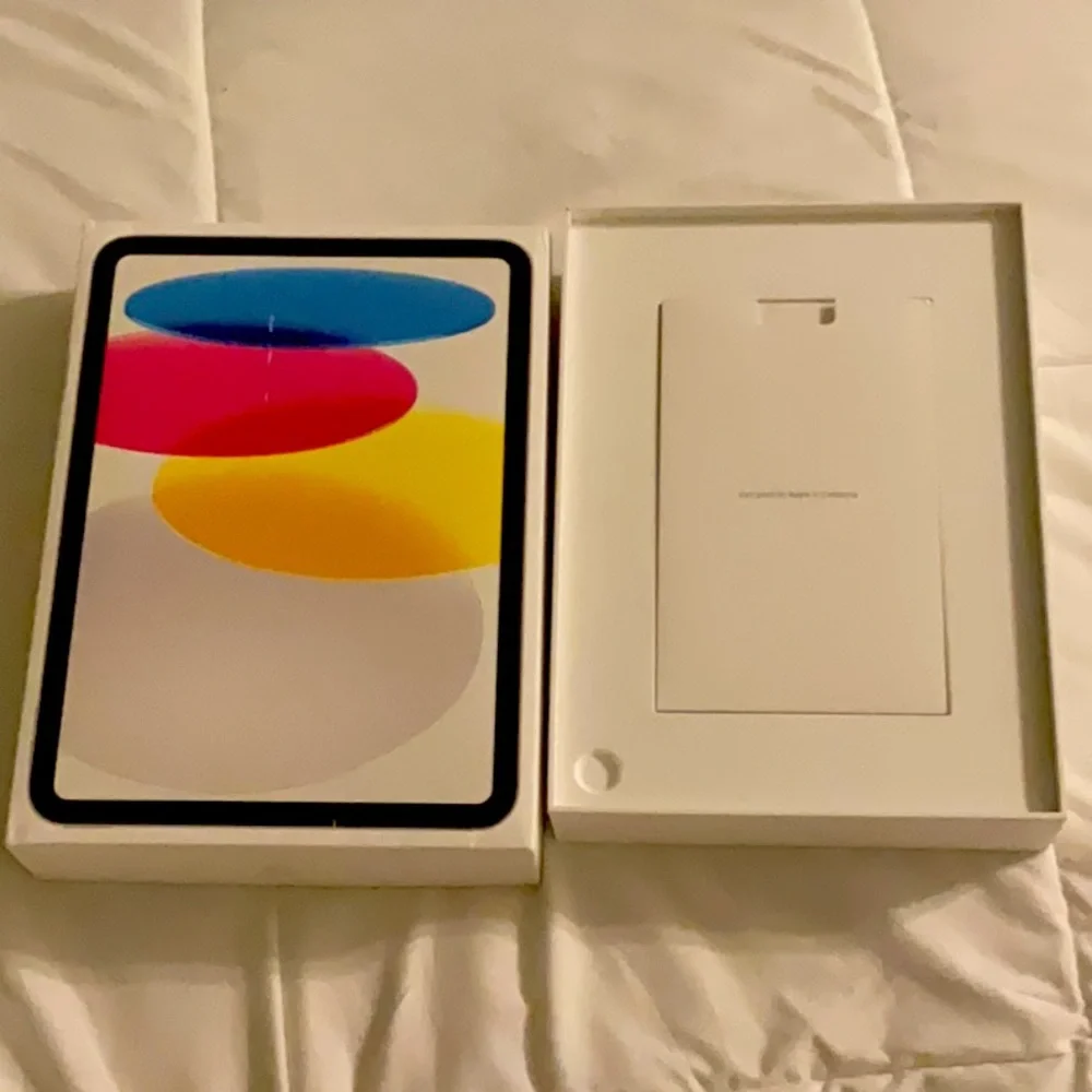 EMPTY iPad 10th generation box
